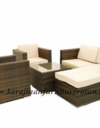 Kursi rotan minimalis dengan gaya kotak kayu