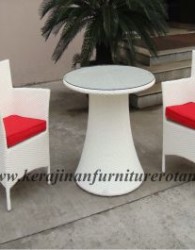 mebel rotan jepara dengan warna putih yang elegan