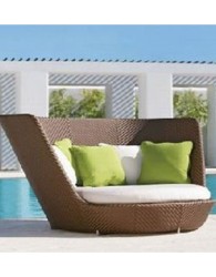 Kursi teras berjenis sofa santai minimalis rotan sintetis