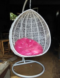 Ayunan rotan minimalis gantung