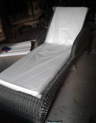 Lounger Kursi Pantai Rotan Sintetis