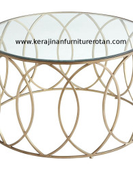 Meja rotan gelas kaca